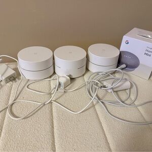 3 Google WiFi Set with Home Mini in White